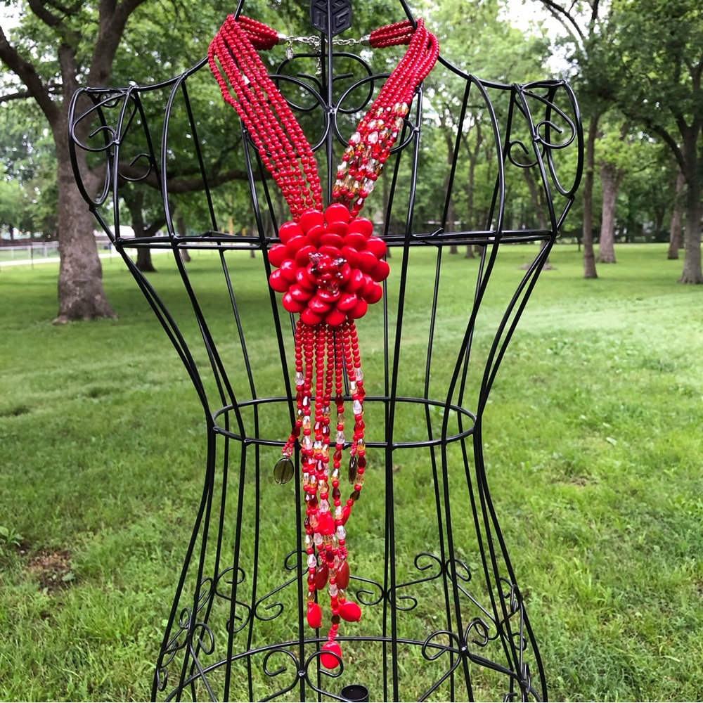 JOAN RIVERS Starlet Style Joan Red Statement Necklace NWOT